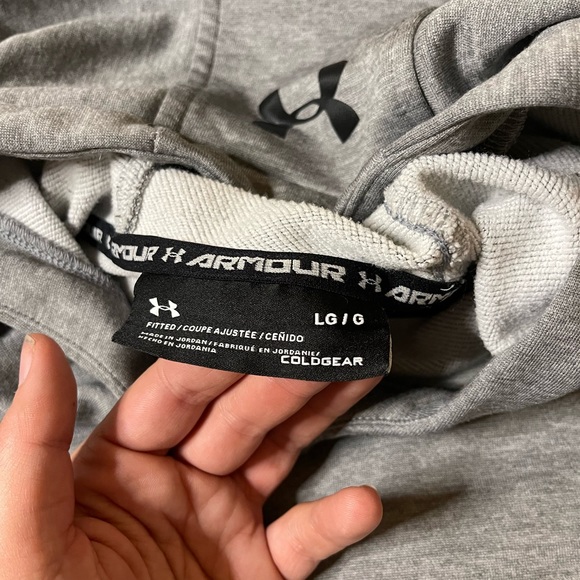 Under Armour zip up jacket with hood - Picture 3 of 3